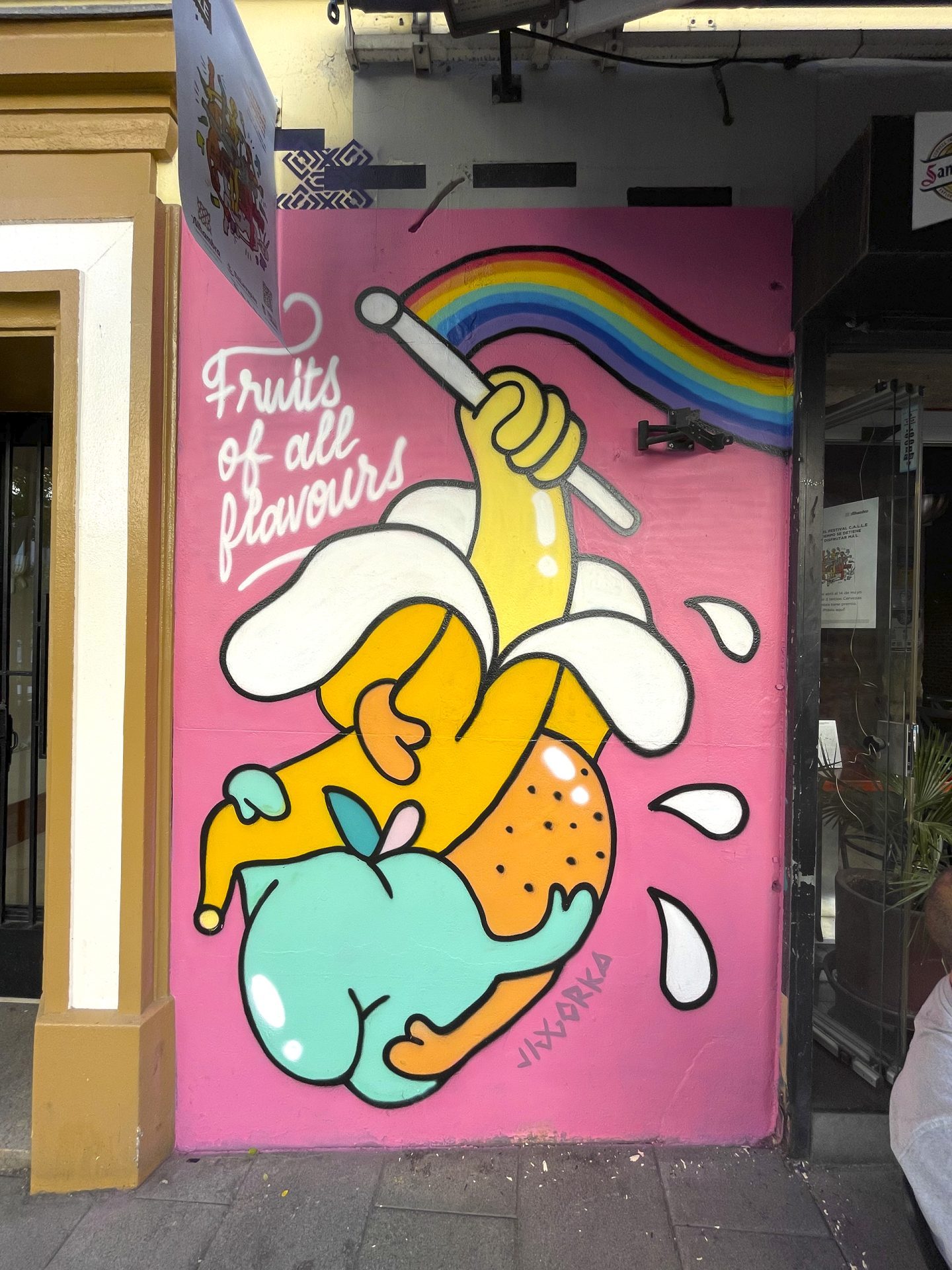 Fruit Lovers mural gay pintado por Gorka Gil en Madrid Lavapies